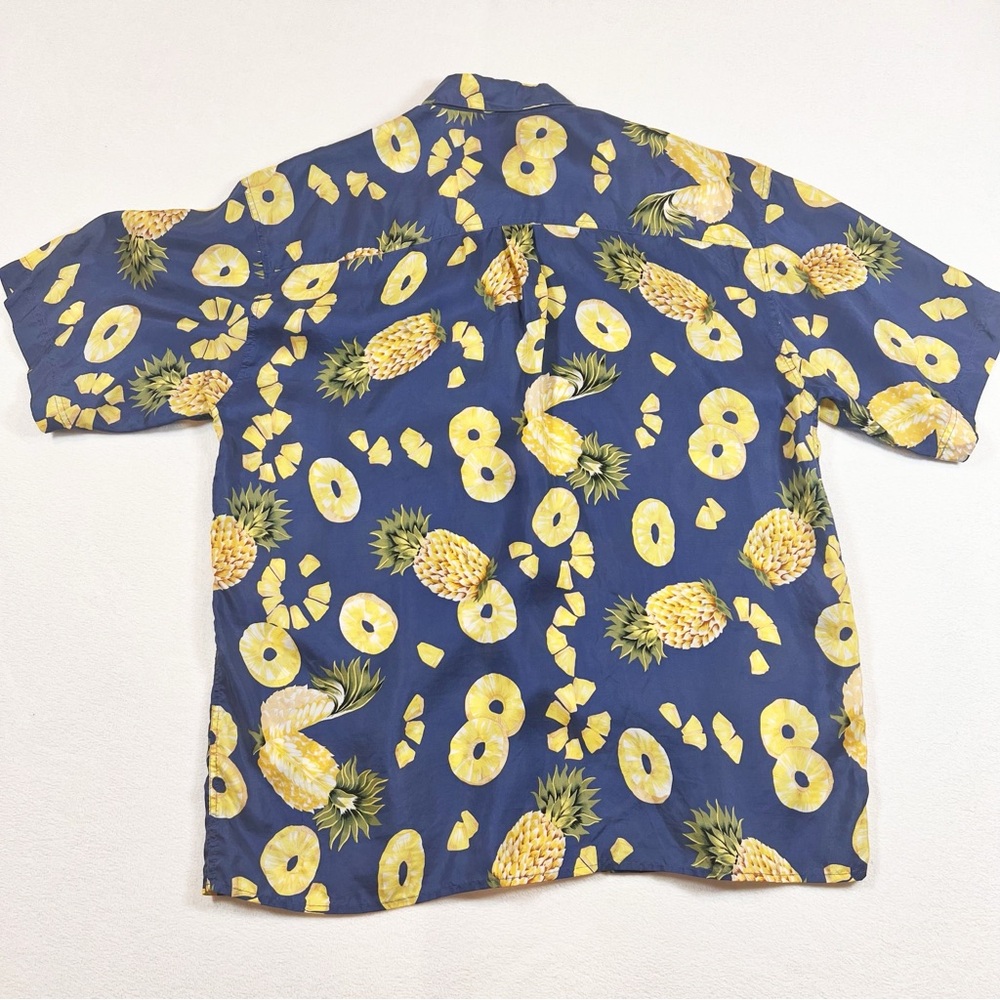 Hilo Hattie Button Down Men’s Large Silk Pineapple Print  Short Sleeve Shirt